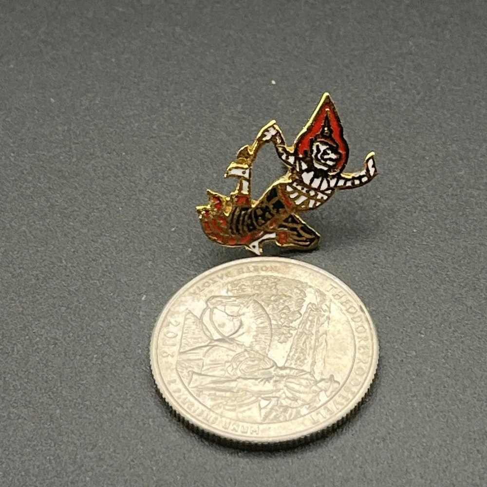 Vintage Thai Dancer‎ Thailand Lapel Hat Pin